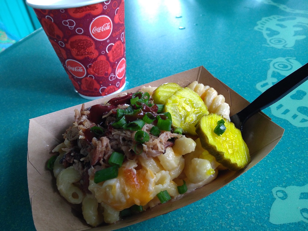 201901 WDW-188 Baked Macaroni & Cheese with pulled pork from Eight Spoon Cafe.jpg