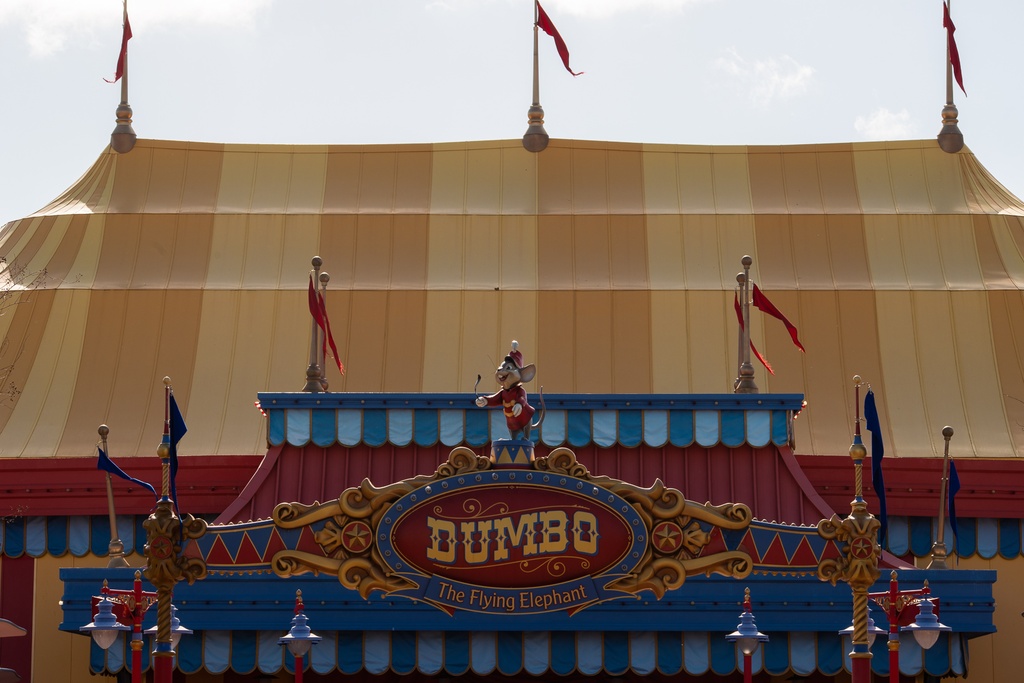 201901 WDW-337 Dumbo sign.jpg