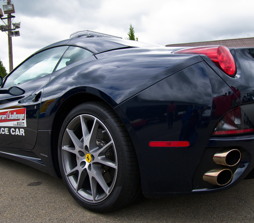 ArtOfFerrari2010-078