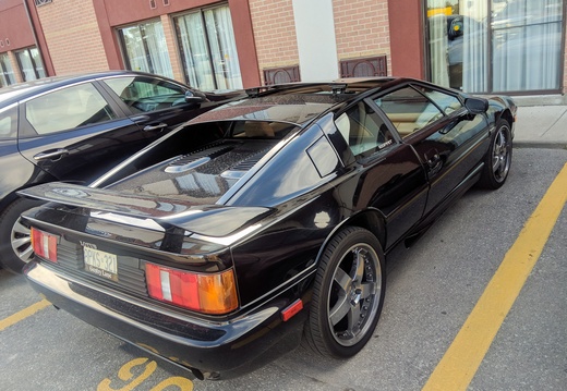 Lotus Esprit in hotel parking lot