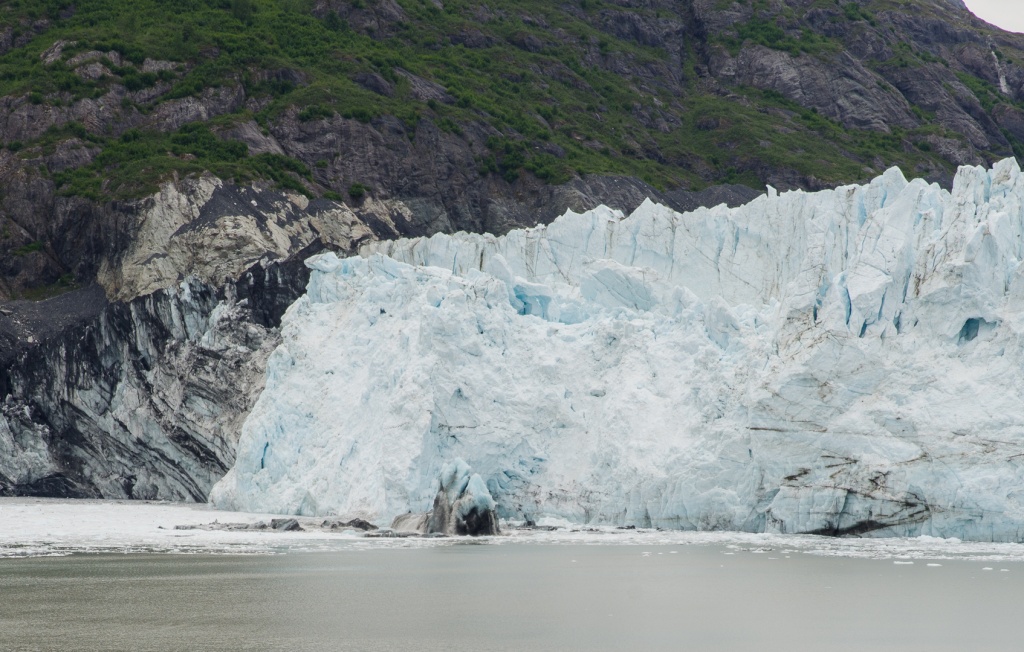 201806 Alaska-449 glacier calving.jpg