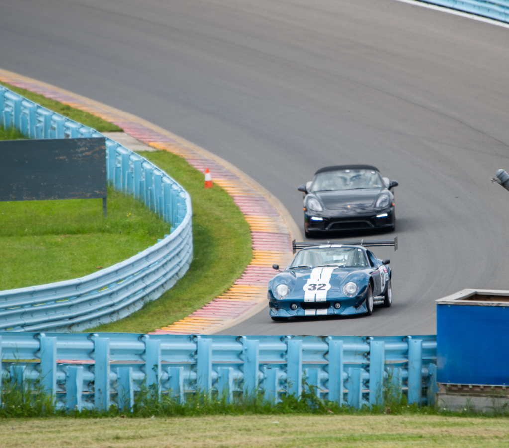 Daytona replica and Porsche Carrera 4S