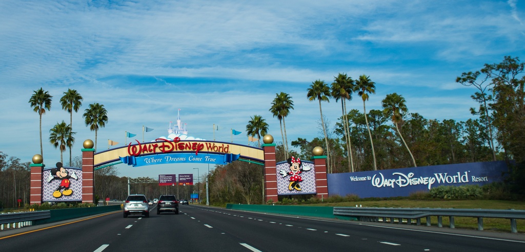 201901 WDW-009 Walt Disney World entrance sign.jpg