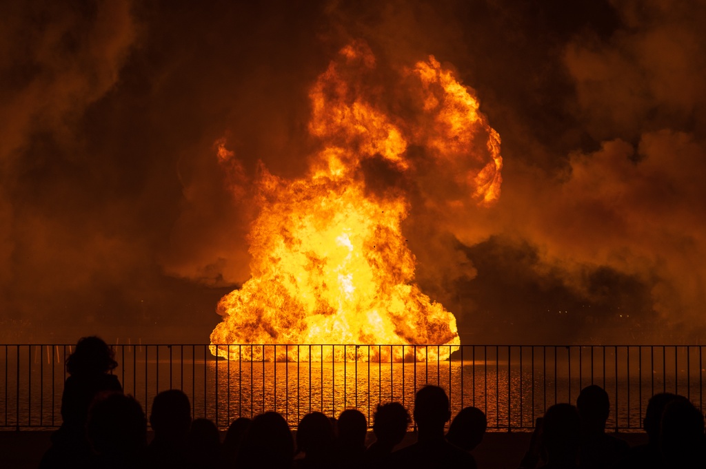 201901 WDW-111 Illuminations inferno barge.jpg