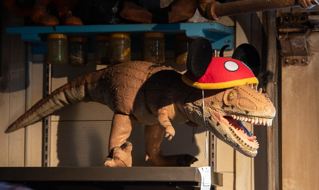 201901 WDW-151 Mickey hat dinosaur.jpg