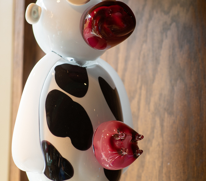 Glass cow nurse