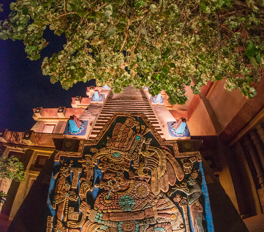 Mexico pyramid outside