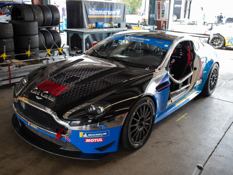 Automatic Racing Aston Martin V8 Vantage GT4