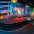 Rock 'n Rollercoaster queue