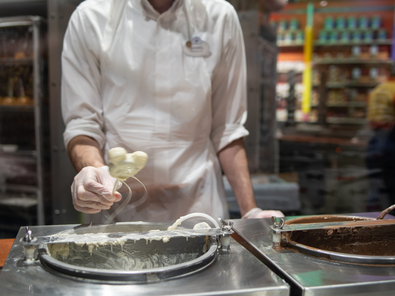 Treat-making in Goofy's Candy Company