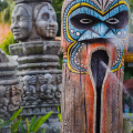 Spitting tikis