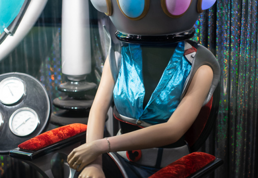 PeopleMover hair salon with hidden Mickey