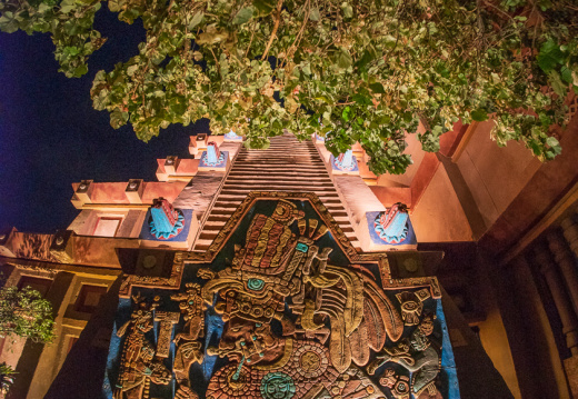 Mexico pyramid outside